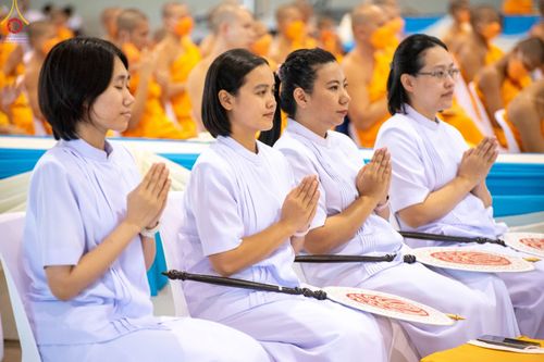 ภาพ No.88167:พิธีมุทิตาสักการะ เปรียญธรรม 9,6,3 และบาลีศึกษา 6,3  พิธีมอบดวงแก้วสามเณรทรงบาลีไวยากรณ์ วันอาทิตย์ 17 กันยายน พ.ศ. 2566 ณ สภาธรรมกายสากล วัดพระธรรมกาย