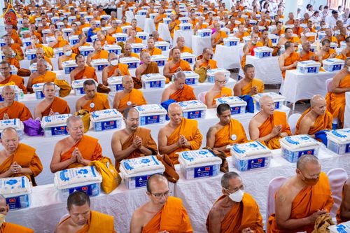 ภาพ No.131843:พิธีถวายสังฆทาน 323 วัด 4 จังหวัดชายแดนภาคใต้ ปีที่ 20 ครั้งที่ 167 และ พิธีมอบกองทุนหนุนแรงใจช่วยครูใต้ ปีที่ 17 ครั้งที่ 132 วันเสาร์ที่ 23 มีนาคม พ.ศ. 2567 ณ วัดมุจลินทวาปีวิหารพระอารามหลวง อ.หนองจิก จ.ปัตตานี