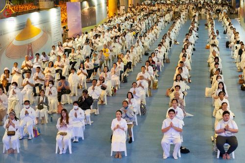 ภาพ No.187648:พิธีฉลองชัยสวดมนต์บทธัมมจักกัปปวัตนสูตร 7,000,000,000 จบ และพิธีสวดมนต์ข้ามปี วันที่ 31 ธันวาคม พ.ศ. 2567 ถึงวันที่ 1 มกราคม พ.ศ. 2568 ณ มหารัตนวิหารคด วัดพระธรรมกาย จ.ปทุมธานี