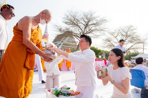 ภาพ No.58146:พิธีตักบาตรพระภิกษุและสามเณร 180 รูป ณ ลานองค์พระสมุทรเจดีย์ จ.สมุทรปราการ วันเสาร์ที่ 27 เมษายน พ.ศ. 2567