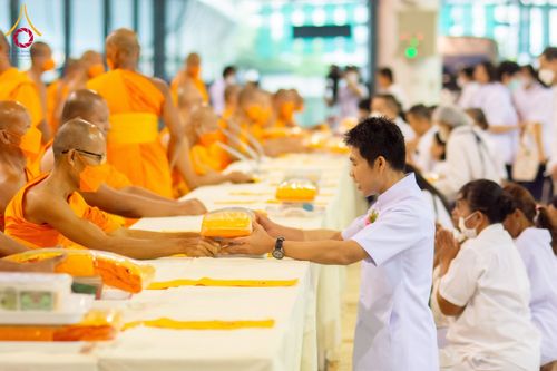 ภาพ No.120636:พิธีถวายภัตตาหารเป็นสังฆทาน แด่คณะพระธรรมยาตรา ปีที่ 12 วันที่ 29 มกราคม พ.ศ. 2567 ณ สภาธรรมกายสากล วัดพระธรรมกาย