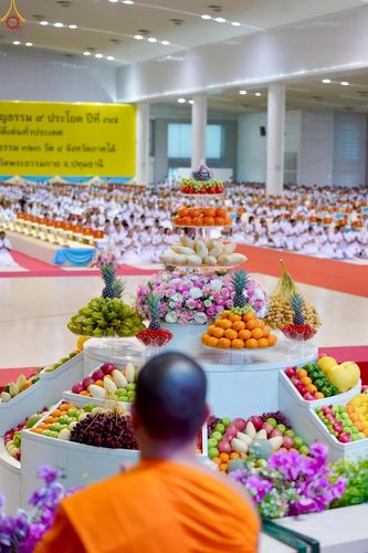 ภาพ No.236089:วันที่ 3 สิงหาคม พ.ศ. 2568 พิธีบูชาข้าวพระ ณ สภาธรรมกายสากล วัดพระธรรมกาย