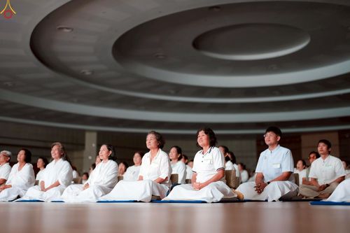 ภาพ No.242268:วันที่ ๒๙ - ๓๑ สิงหาคม พ.ศ. ๒๕๖๘ สัมมนารวมใจผู้นำบุญ บูชาธรรม ๘๑ ปี  หลวงพ่อธัมมชโย รุ่นที่ ๒ กฐินสามัคคีทั่วไทย ๓๐,๐๐๐ วัด โครงการอุปสมบทบูชาธรรมมหาปูชนียาจารย์  ๓,๐๐๐ รูป