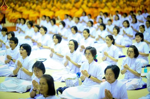 ภาพ No.59256:พิธีเจริญพระพุทธมนต์ ถวายภัตตาหารเป็นสังฆทาน เนื่องในวาระอายุวัฒนมงคล 80 ปี หลวงพ่อธัมมชโย ณ สภาธรรมกายสากล วัดพระธรรมกาย วันพุธที่ 24 เมษายน พ.ศ.2567