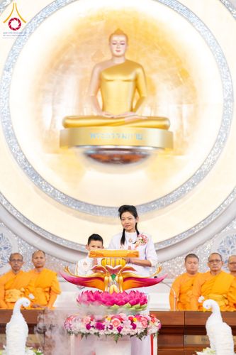ภาพ No.173136:พิธีกฐินปุญญรังสีเศรษฐี ณ วัดพระธรรมกายนิวคาสเซิล สหราชอาณาจักร วันอาทิตย์ที่ 27 ตุลาคม พ.ศ. 2567