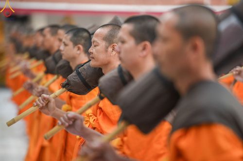 ภาพ No.194233:พระธรรมยาตราปฏิบัติธรรม และถ่ายภาพหมู่ประวัติศาสตร์ ณ วัดสองพี่น้อง ต.ต้นตาล อ.สองพี่น้อง จ.สุพรรณบุรี ในโครงการธรรมยาตรา กตัญญูบูชา มหาปูชนียาจารย์ พระมงคลเทพมุนี(สด จนฺทสโร) พระผู้ปราบมาร อนุสรณ์สถาน 7 แห่ง ปีที่ 13 วันที่ 12 มกราคม พ.ศ. 2568
