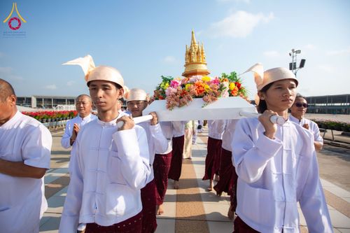 ภาพ No.209668:วันอาทิตย์ที่ 2 มีนาคม พ.ศ. 2568 พิธีภาคบ่าย สัมมนาพิเศษ, ปฏิบัติธรรม พิธีรับมอบพระบรมสารีริกธาตุ ณ สภาธรรมกายสากล วัดพระธรรมกาย