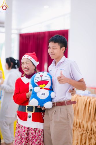 ภาพ No.104608:วันรวมพลังเด็กดี V-Star ผู้นำฟื้นฟูศีลธรรมโลก จังหวัดปราจีนบุรี ณ ธุดงคสถานปราจีนบุรี วันที่ 24 ธันวาคม พ.ศ. 2566