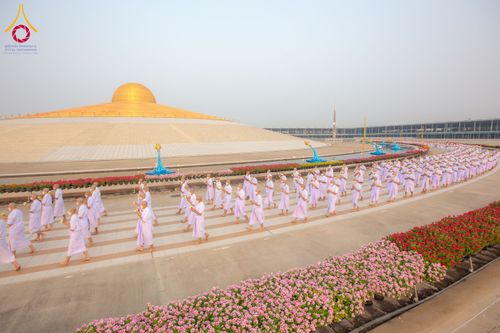 ภาพ No.63169:โครงการอุปสมบทหมู่ บูชาธรรมหลวงพ่อธัมมชโย พ.ศ.2567 ณ ลานธรรม พระมหาธรรมกายเจดีย์ วัดพระธรรมกาย วันที่ 13 เมษายน พ.ศ.2567