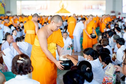 ภาพ No.227898:วันอาทิตย์ที่ 1 มิถุนายน พ.ศ. 2568 พิธีตักบาตร , พิธีบูชาข้าวพระ ณ วัดพระธรรมกาย จ.ปทุมธานี