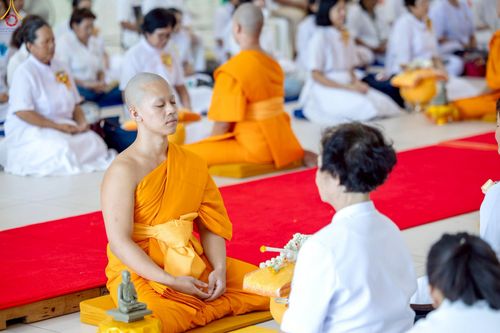 ภาพ No.227728:วันเสาร์ที่ 31 พฤษภาคม พ.ศ.2568 พิธีถวายผ้าไตรแด่สามเณรผู้เข้ารับการอุปสมบท , พิธีอุปสมบทสามเณรเตรียม DCI วัดพระธรรมกาย จ.ปทุมธานี