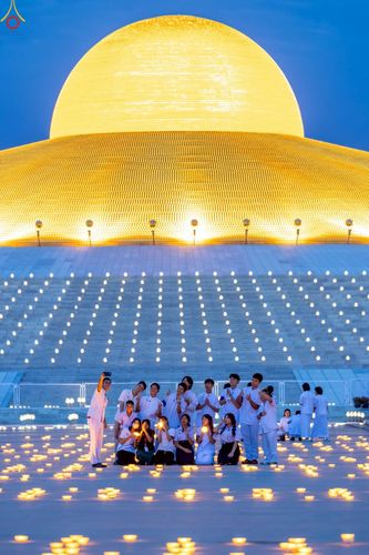 ภาพ No.241006:วันพุธที่ 27 สิงหาคม พ.ศ. 2568 พิธีจุดประทีป ในวันธรรมชัย ณ วัดพระธรรมกาย