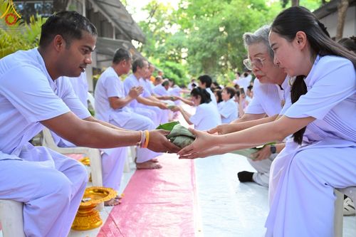 ภาพ No.216716:วันอาทิตย์ที่ 6 เมษายน พ.ศ. 2568 พิธีตัดปอยผม และปลงผมนาคธรรมทายาท โครงการบวชบูชาธรรม81ปี หลวงพ่อธัมมชโย โครงการ 1 และ 2 โครงการนานาชาติ AEC&WAB รุ่น CEO (ผู้บริหาร) รุ่นที่4 ณ หมู่บ้านบรรลุธรรม วัดพระธรรมกาย