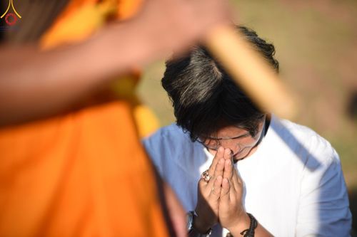 ภาพ No.188788:พิธีต้อนรับพระธรรมยาตรา ในโครงการธรรมยาตรา กตัญญูบูชา มหาปูชนียาจารย์ พระมงคลเทพมุนี(สด จนฺทสโร) พระผู้ปราบมาร อนุสรณ์สถาน 7 แห่ง ปีที่ 13 วันที่ 3 มกราคม พ.ศ. 2568 ณ อนุสรณ์สถานมหาวิหารพระมงคลเทพมุนี (โลตัสแลนด์) อ.สองพี่น้อง จ.สุพรรณบุรี