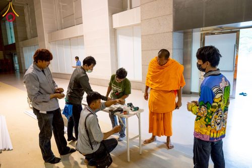 ภาพ No.217652:วันที่ 2-14 เมษายน พ.ศ. 2568 เจ้าหน้าที่เตรียมงานวันคุ้มครองโลก ชุดที่ 1 วัดพระธรรมกาย จ.ปทุมธานี