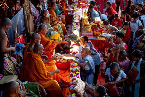 ภาพ No.261665:วันที่ 19 ตุลาคม พ.ศ. 2568 พิธีทอดกฐินสมทบ วัดกัลยาณมิตรต่างประเทศ บูชาธรรม 81 ปี หลวงพ่อธัมมชโย ณ วัดสารนาถ เมืองคาร์การชารี ประเทศบังกลาเทศ 