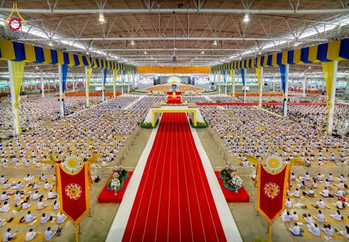 ภาพ No.264330:วันอาทิตย์ที่ 2 พฤศจิกายน พ.ศ. 2568 พิธีบูชาข้าวพระ ณ สภาธรรมกายสากล วัดพระธรรมกาย