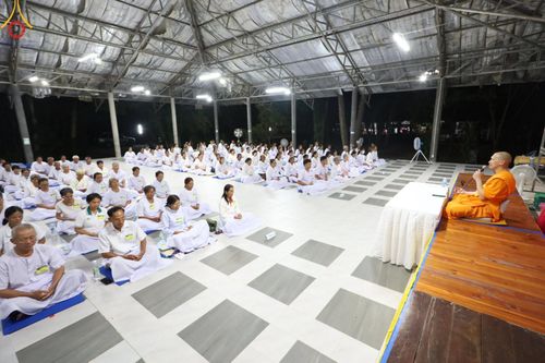 ภาพ No.152440:พิธีมอบสไบแก้ว โครงการอบรมอุบาสิกาแก้วจังหวัดบุรีรัมย์รุ่นที่ 1 วันที่ 6-8 กันยายน พ.ศ. 2567