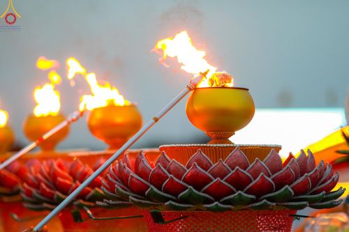 ภาพ No.118212:พิธีจุดประทีปถวายเป็นพุทธบูชา และบูชาธรรมมหาปูชนียาจารย์ พระมงคลเทพมุนี(สด จนฺทสโร) วันที่ 24 มกราคม พ.ศ. 2567 ณ อนุสรณ์สถานบางปลา อ.บางเลน จ.นครปฐม