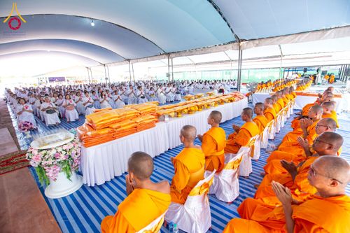 ภาพ No.211551:วันอาทิตย์ที่ 16 มีนาคม พ.ศ. 2568 พิธีทอดผ้าป่าฉลองปทุมเจดีย์ ณ ศูนย์อบรมเยาวชนปัตตานี