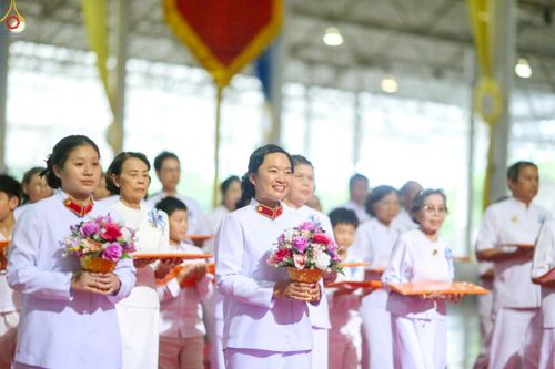 ภาพ No.240722:วันพุธที่ 27 สิงหาคม พ.ศ. 2568 พิธีทอดผ้าป่าเพื่อสร้างอาคาร  82 ปี หลวงพ่อธัมมชโย สมทบกฐินวัดพระธรรมกาย และกฐิน 30,000 วัดทั่วประเทศ ครั้งที่ 1