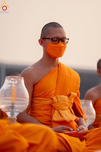 ภาพ No.122002:พิธีจุดประทีปถวายเป็นพุทธบูชา และบูชาธรรมมหาปูชนียาจารย์ พระมงคลเทพมุนี(สด จนฺทสโร) ในโครงการธรรมยาตรา กตัญญูบูชา มหาปูชนียาจารย์ พระมงคลเทพมุนี(สด จนฺทสโร) พระผู้ปราบมาร อนุสรณ์สถาน 7 แห่ง ปีที่ 12 วันที่ 31 มกราคม พ.ศ. 2567 ณ วัดพระธรรมกาย จ.ปทุมธานี