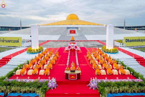 ภาพ No.252921:วันที่ 10 ตุลาคม พ.ศ. 2568 พิธีปลูกต้นทรัพย์บานชื่น ณ ลานธรรม วัดพระธรรมกาย