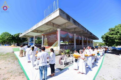 ภาพ No.313020:วันเสาร์ที่ 28 กุมภาพันธ์  พ.ศ. 2569 พิธีทอดผ้าป่าสามัคคีเพื่อสร้างอาคารที่พักสามเณร ณ ศูนย์ปฏิบัติธรรมสวนผึ้ง จ.ราชบุรี