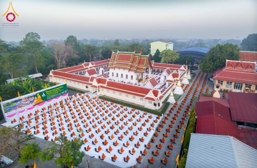 ภาพ No.297334:วันที่ 15 มกราคม พ.ศ.2569 พระธรรมยาตราปฏิบัติธรรมและถ่ายภาพหมู่ประวัติศาสตร์ อนุสรณ์สถานลำดับที่ 4 สถานที่เกิดด้วยกายธรรม  ณ วัดโบสถ์บน ต.บางคูเวียง จ.นนทบุรี ในโครงการธรรมยาตรา กตัญญูบูชา มหาปูชนียาจารย์ พระมงคลเทพมุนี(สด จนฺทสโร) พระผู้ปราบมาร อนุสรณ์ส