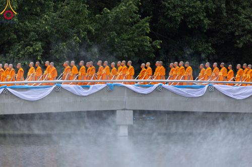 ภาพ No.89189:พิธีอัญเชิญรูปหล่อทองคำ  คุณยายอาจารย์มหารัตนอุบาสิกาจันทร์ ขนนกยูง เพื่อประดิษฐาน ณ มหาวิหารคุณยายอาจารย์ฯ เนื่องในวันครูผู้ค้นพบวิชชาธรรมกาย วันศุกร์ที่ 29 กันยายน พ.ศ. 2566