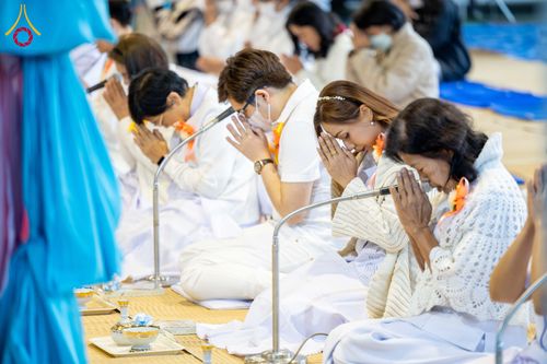 ภาพ No.292600:วันที่ 12 มกราคม พ.ศ. 2569 พิธีถวายภัตตาหารเป็นสังฆทาน แด่พระธรรมยาตรา ณ อนุสรณ์สถานมหาวิหารพระมงคลเทพมุนี (โลตัสแลนด์) อ.สองพี่น้อง จ.สุพรรณบุรี ในโครงการธรรมยาตรา กตัญญูบูชา มหาปูชนียาจารย์ พระมงคลเทพมุนี(สด จนฺทสโร) พระผู้ปราบมาร อนุสรณ์สถาน 7 แห่ง ปี