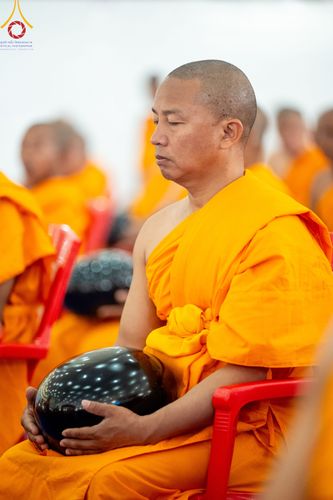 ภาพ No.314227:วันอังคารที่ 17 มีนาคม พ.ศ. 2569 พิธีตักบาตรฉลองสามเณรใหม่ 500 รูป  ณ มณฑลพิธีลุมพินี ประเทศเนปาล