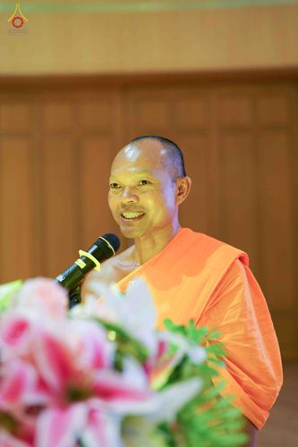ภาพ No.341564:วันที่ 26 กรกฎาคม พ.ศ. 2569 โครงการพัฒนาคุณธรรม จริยธรรม สำหรับนักเรียนนายสิบตำรวจ (นสต.) รุ่นที่ 17 ศูนย์ฝึกอบรมตำรวจภูธรภาค 1 ได้จัดกิจกรรม  จุดเทียนรวมใจและปฏิบัติธรรมเจริญสมาธิภาวนา เพื่อน้อมอุทิศถวายเป็นพระราชกุศลฯ ณ ศูนย์ปฏิบัติธรรมเวิล์ดพีช วัลเล่