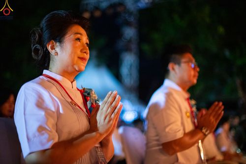 ภาพ No.82065:พิธีจุดวิสาขประทีป 22,000 ดวงและโคมลอย 3,000 ดวง ( Festival  lampion Vesak Indonesia) ณ มหาเจดียบรมพุทโธ อินโดนีเซีย  วันอาทิตย์ที่ 4 มิ.ย. พ.ศ.2566