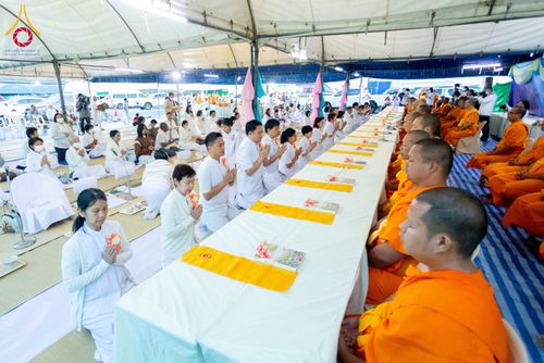 ภาพ No.290786:วันที่ 9 มกราคม พ.ศ. 2569 พิธีถวายภัตตาหารเป็นสังฆทาน แด่พระธรรมยาตรา ณ อนุสรณ์สถานคลองบางนางแท่น อ.สามพราน จ.นครปฐม ในโครงการธรรมยาตรา กตัญญูบูชา มหาปูชนียาจารย์ พระมงคลเทพมุนี(สด จนฺทสโร) พระผู้ปราบมาร อนุสรณ์สถาน 7 แห่ง ปีที่ 14