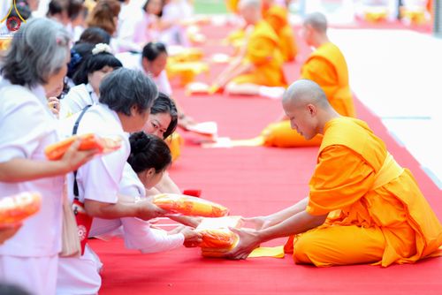 ภาพ No.83878:พิธีเวียนประทักษิณ,พิธีบรรพชาและพิธีอุปสมบทหมู่ ในโครงการอบรมพระธรรมทายาทในทวีปยุโรป  รุ่นที่ 9 วันอาทิตย์ที่ 16 กรกฎาคม พ.ศ. 2566 ณ วัดพระธรรมกายเบเนลักซ์  ประเทศเบลเยียม