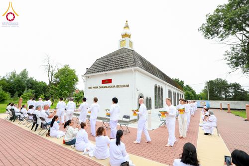 ภาพ No.336645:วันศุกร์ที่ 12 มิถุนายน พ.ศ. 2569 พิธีตัดปอยผมและพิธีปลงผมนาคธรรมทายาท  ภาคพื้นยุโรป รุ่นที่ 11   ณ วัดพระธรรมกายเบลเยียม ประเทศเบลเยียม