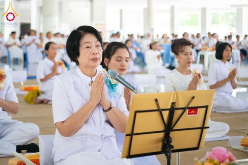 ภาพ No.315425:วันที่ 20 มีนาคม พ.ศ. 2569 พิธีเจริญพระพุทธมนต์ เนื่องในวาระอายุวัฒนมงคล 75 ปี พระเดชพระคุณพระภาวนาธรรมวิเทศ วิ. (ภูเบศ ฌานาภิญโญ) ผู้ช่วยเจ้าอาวาสวัดพระธรรมกาย และเจ้าอาวาสวัดพระธรรมกายเบเนลักซ์ ประเทศเบลเยียม  ณ หอฉันคุณยายอาจารย์ฯ วัดพระธรรมกาย