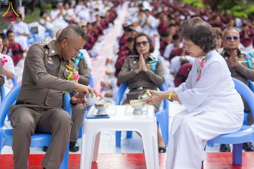 ภาพ No.351487:วันที่ 22 กันยายน พ.ศ. 2569  พิธีตักบาตรสามเณรธรรมทายาท โครงการบรรพชาพัฒนาคุณธรรม จริยธรรม  สำหรับนักเรียนนายสิบตำรวจ (นสต.) รุ่นที่ 16 ศูนย์ฝึกอบรมตำรวจภูธรภาค 1  ณ วัดพระพุทธบาทราชวรมหาวิหาร