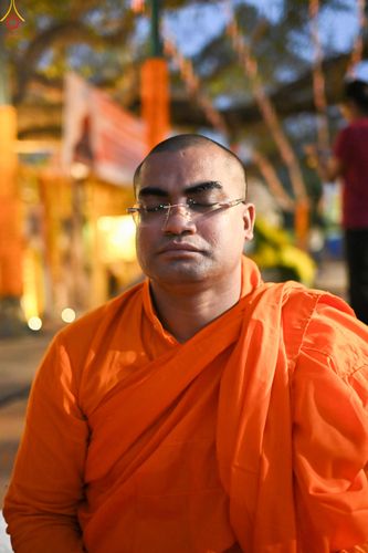 ภาพ No.284096:วันที่ ๔ พฤศจิกายน พุทธศักราช ๒๕๖๘ กฐินสมทบวัดต่างประเทศ โดยคณะศิษยานุศิษย์ บูชาธรรม 81 ปี หลวงพ่อธัมมชโย ณ วัดมหาโพธิ์ เมืองพุทธคยา ประเทศอินเดีย