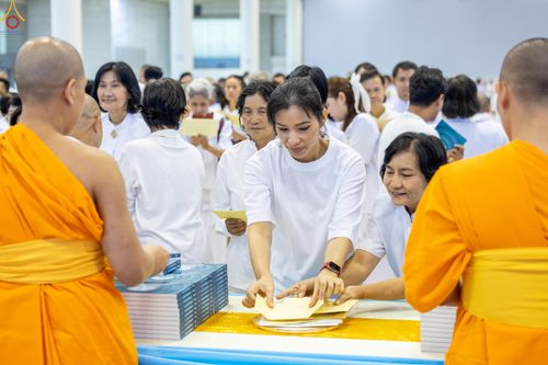 ภาพ No.281117:วันที่ 21 ธันวาคม พ.ศ.2568 พิธีมุทิตาหลวงพ่อทัตตชีโว ณ ห้องแก้วสารพัดนึก วัดพระธรรมกาย