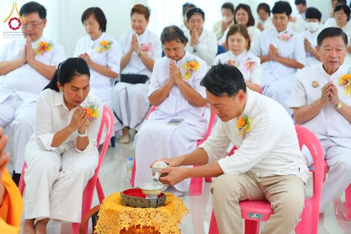 ภาพ No.291192:วันพุธที่ 7 มกราคม พ.ศ. 2569  พิธีบรรจุพระบรมสารีริกธาตุภายในพระเกตุองค์พระประธาน สมโภชพระประธาน พระธรรมกาย พิธีทอดผ้าป่า บุญแสงสว่าง ติดตั้งโซล่าเซล ณ ศูนย์ปฏิบัติธรรมพระมงคลเทพมุนี อ.สองพี่น้อง จ.สุพรรณบุรี