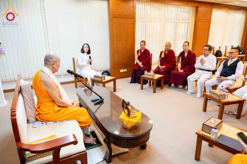 ภาพ No.317545:วันอังคารที่ 24 มีนาคม พ.ศ.2569  หลวงพ่อทัตตชีโว รองเจ้าอาวาส วัดพระธรรมกาย ต้อนรับปฏิสันถารคณะลามะจากทิเบต