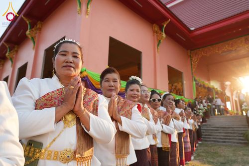 ภาพ No.323283:วันอาทิตย์ที่ 19 เมษายน พ.ศ. 2569 พิธีเจริญพระพุทธมนต์สมโภช “พระพุทธเมตตา” อัญเชิญพระบรมสารีริกธาตุ เพื่อบรรจุและประดิษฐาน ณ เกศมาลา “พระพุทธเมตตา” พระประธานในศาลาการเปรียญวัดหนองเต่า ณ วัดหนองเต่า ต.บึงพะไล อ.แก้งสนามนาง จ.นครราชสีมา