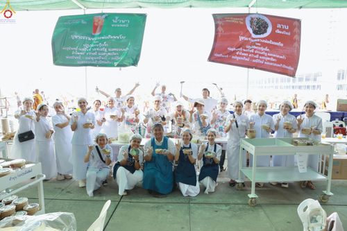 ภาพ No.323728:วันที่ 22 เมษายน พ.ศ.2569(วันคุ้มครองโลก) งานถวายมหาสังฆทาน 40,000 กว่าวัดทั่วประเทศ คณะสงฆ์ฉันภัตตาหารเพล