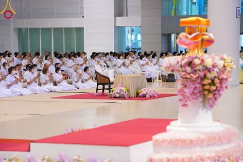 ภาพ No.92210:พิธีบูชาข้าวพระ ในวันทอดกฐินสามัคคี อาทิตย์ต้นเดือนที่ 5 พฤศจิกายน พ.ศ. 2566 ณ วัดพระธรรมกาย จ.ปทุมธานี