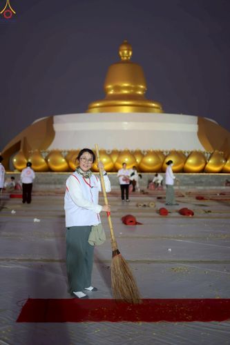 ภาพ No.306576:ภาพเบื้องหลังอาสาสมัครรวมใจ ชุดที่ 5 ในโครงการธรรมยาตรา กตัญญูบูชา มหาปูชนียาจารย์ พระมงคลเทพมุนี(สด จนฺทสโร) พระผู้ปราบมาร อนุสรณ์สถาน 7 แห่ง ปีที่ 14