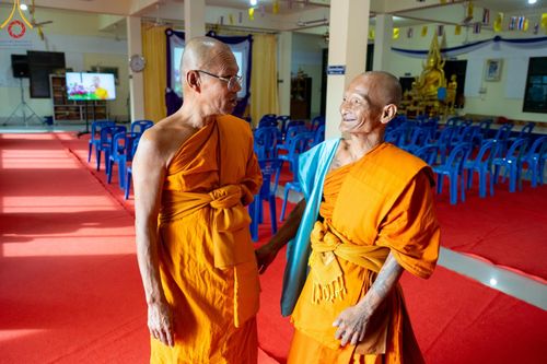 ภาพ No.137665:พิธีตักบาตร พิธีถวายสังฆทานแด่คณะสงฆ์ 323 วัด พิธีทำบุญอุทิศส่วนกุศลแด่ผู้วายชนม์ ในเหตุการณ์ความไม่สงบ 4 จังหวัดชายแดนภาคใต้ ปีที่ 20 ครั้งที่ 169 และพิธีมอบกองทุนหนุนแรงใจช่วยครูใต้ ปีที่ 17 ครั้งที่ 134 วันที่ 25 พฤษภาคม พ.ศ.2567 อ.ตากใบ จ.นราธิวาส