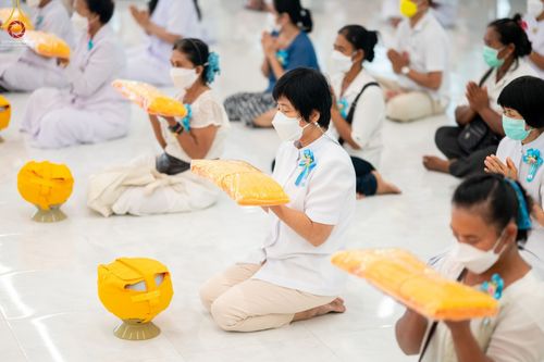 ภาพ No.65602:พิธีปลงผม และพิธีขอขมามอบผ้าไตร นาคธรรมทายาท ในโครงการอุปสมบทบูชาธรรม มหาปูชนียาจารย์ประจำปี 2565 ณ ศูนย์ปฏิบัติธรรมภาคใต้ บางกล่ำ จ.สงขลา วันที่ 19 พฤศจิกายน พ.ศ. 2565