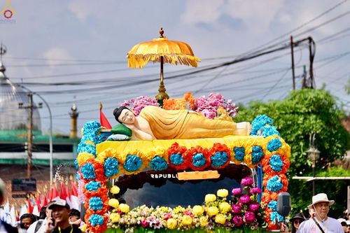 ภาพ No.331770:วันอาทิตย์ที่ 31 พฤษภาคม พ.ศ. 2569 การเดินขบวนพาเหรดงานเฉลิมฉลอง เทศกาลวิสาขบูชานานาชาติ ประเทศอินโดนีเซีย